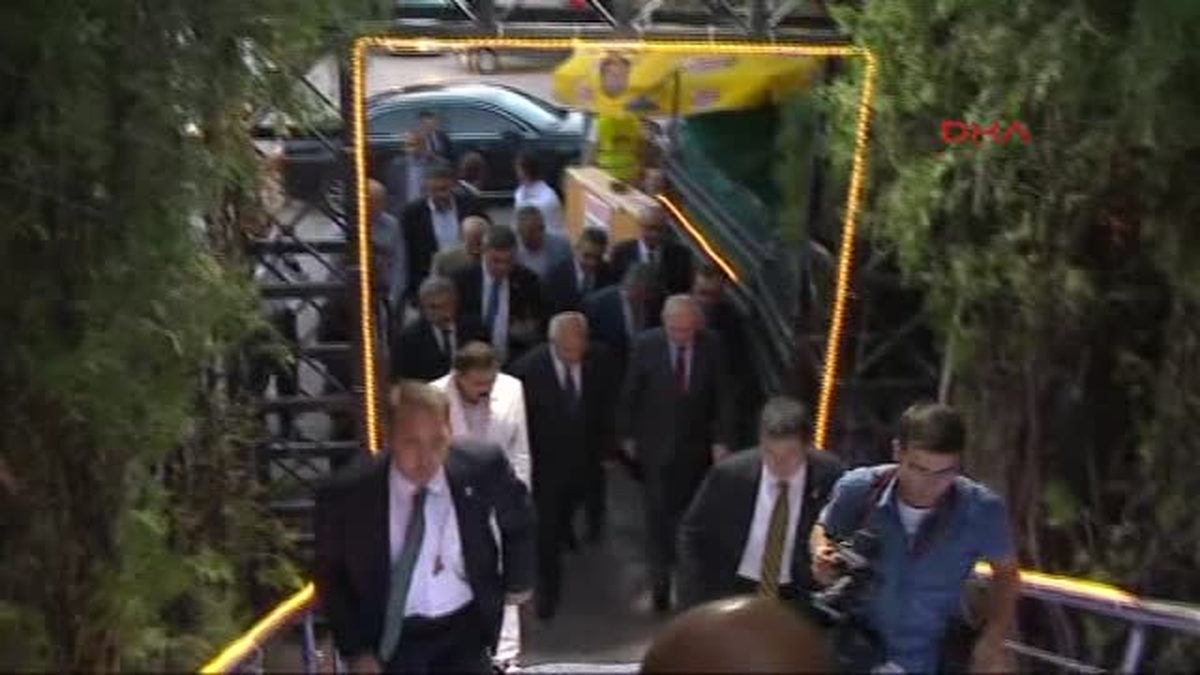 Kılıçdaroğlu, Din Adamları ve Gazetecilerle Bir Araya Geldi