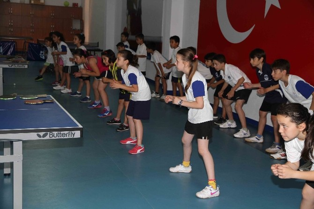 Kocaeli\'nin Sağlıklı Gençleri Yaz Spor Okulu\'nda Yetişiyor