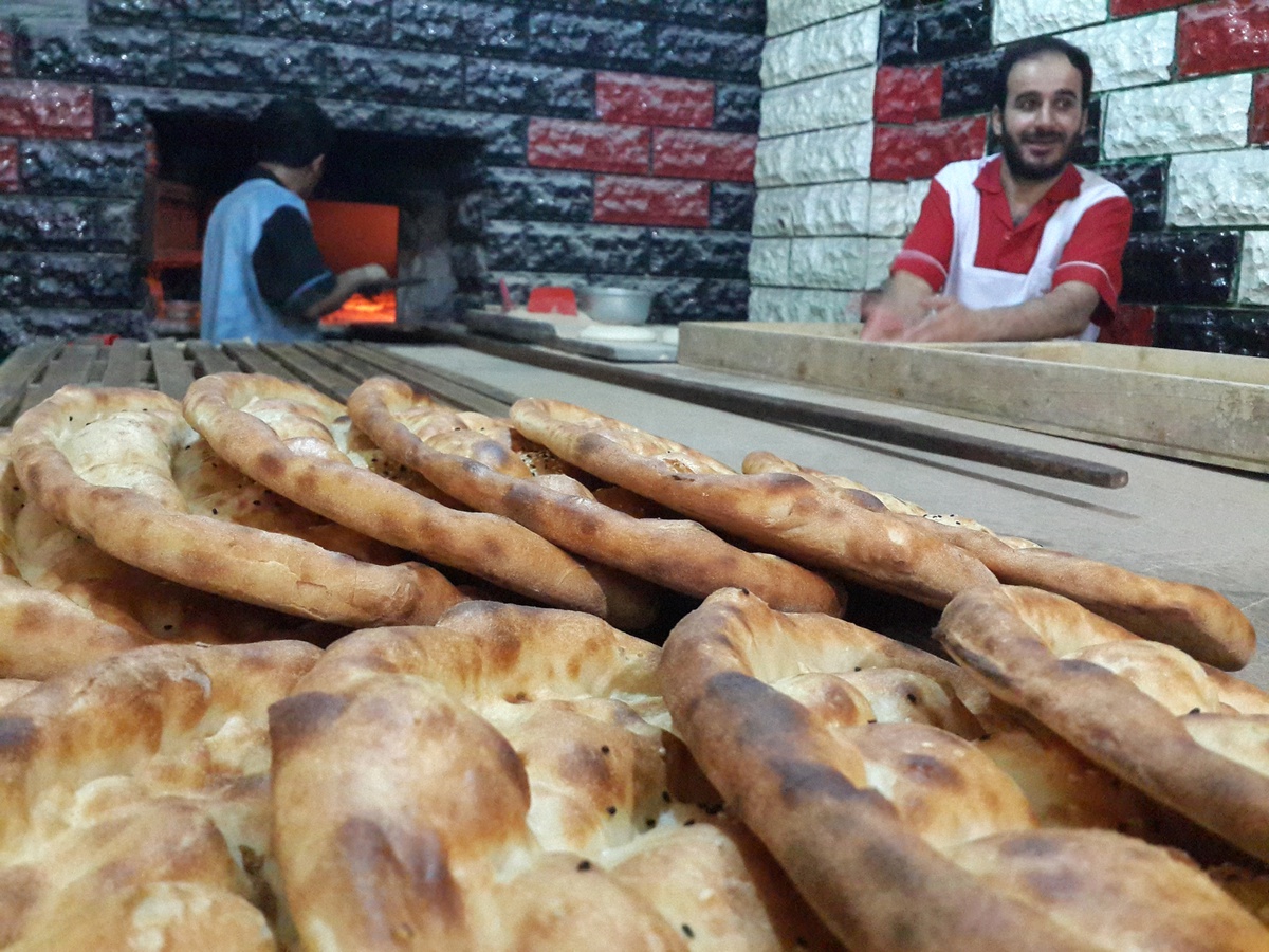 Köşe Başı Ekmek Satıcıları Fırınların İşini Kırdı