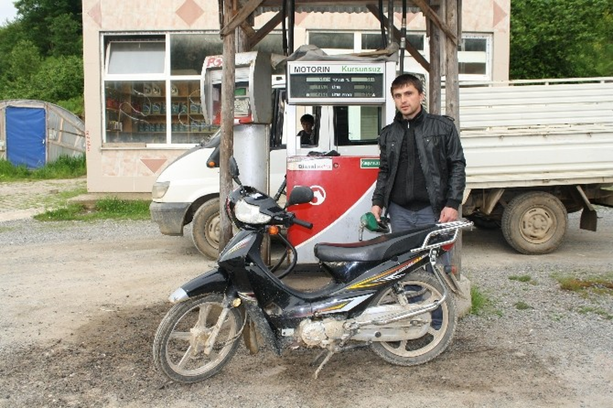 Köyde Akaryakıt İstasyonu