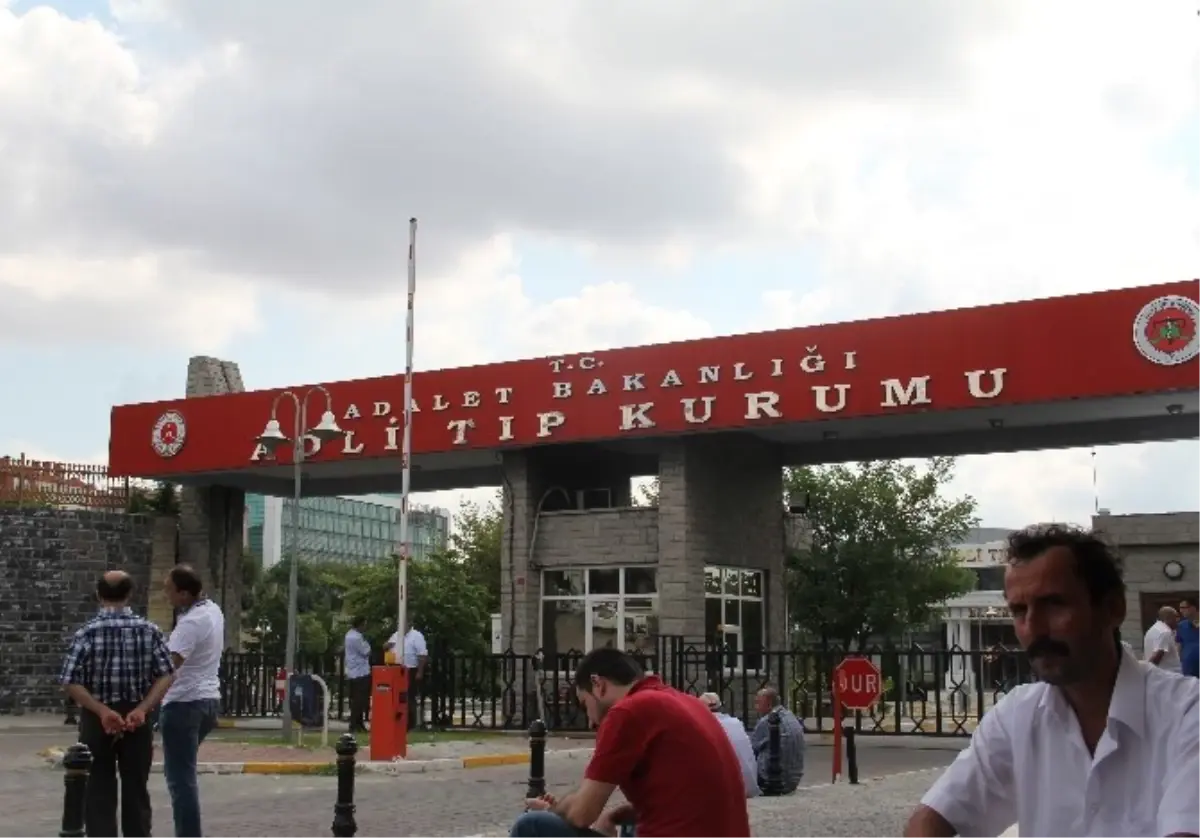 Maganda Kurşununun Öldürdüğü Kadının Cenazesi Adli Tıp\'ta