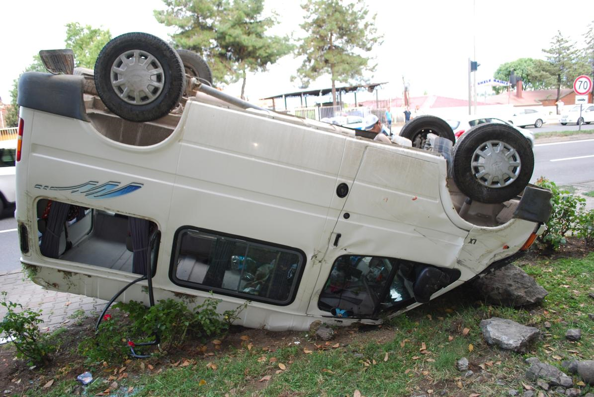 Ordu\'da Minibüs Takla Attı: 5 Yaralı