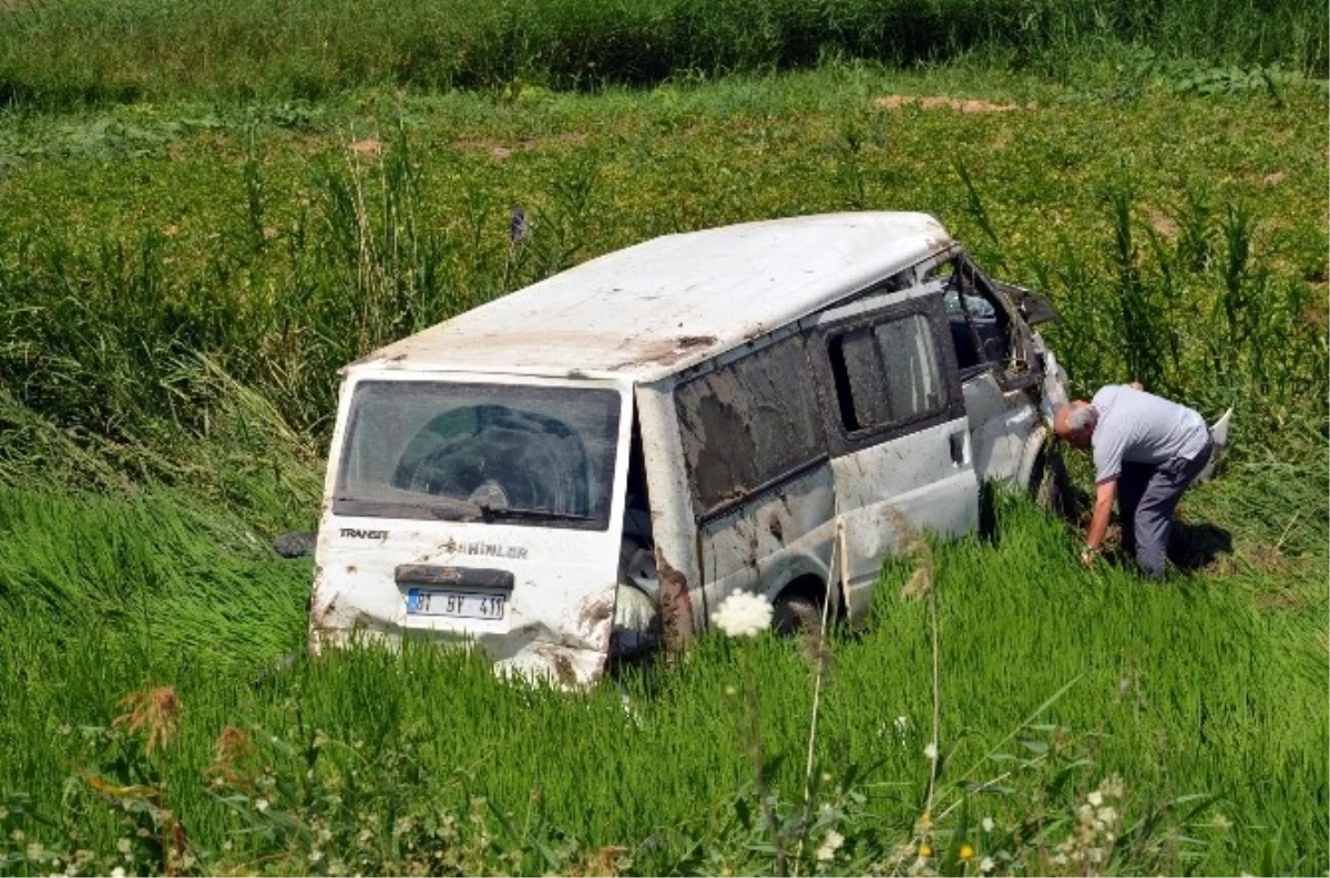 Otomobil Çeltik Tarlasına Uçtu: 1 Ölü, 3 Yaralı