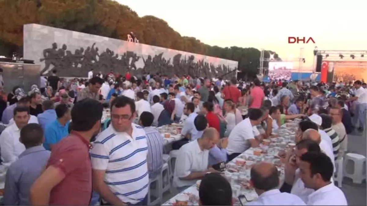 Şehit ve Gazi Torunları Şehitlikteki İftarda Buluştu