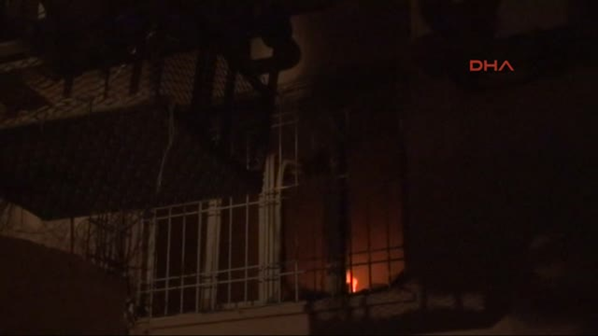 Silopi\'de Gençlik Merkezine Molotoflu Saldırı