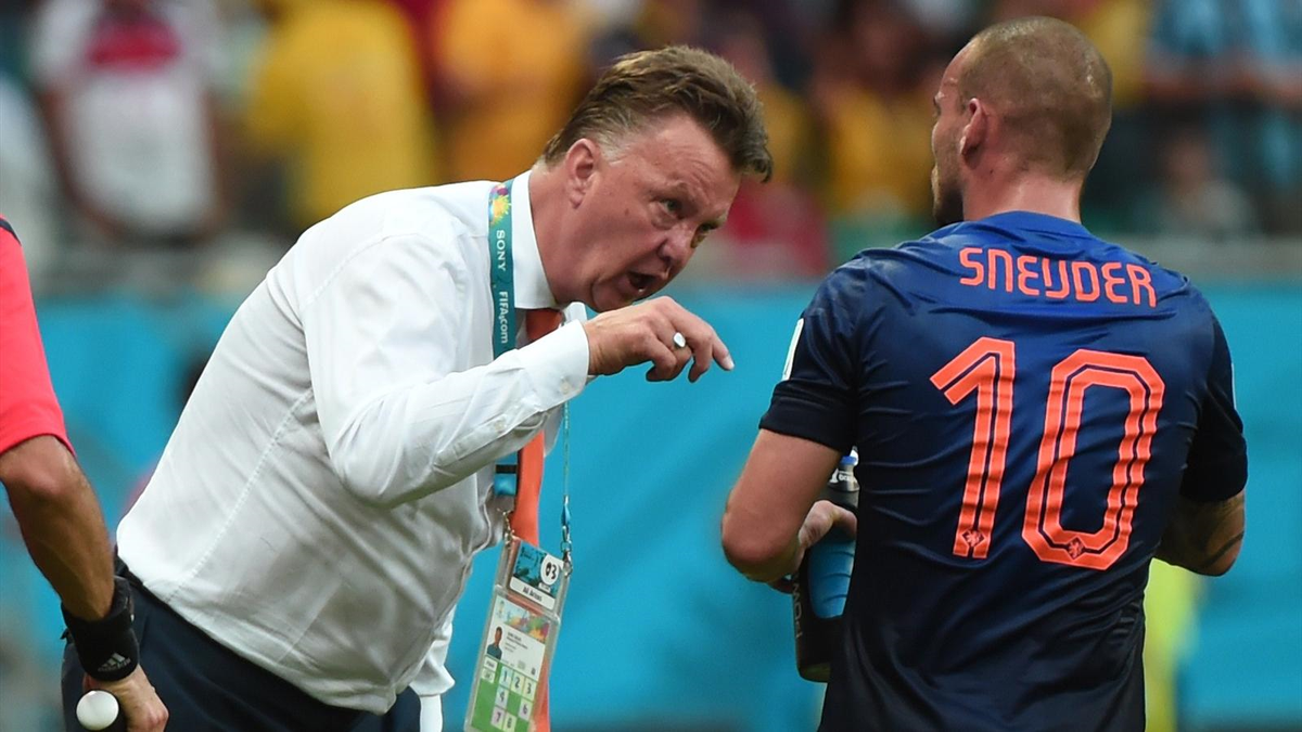 Sneijder, Van Gaal\'e Övgüler Yağdırdı