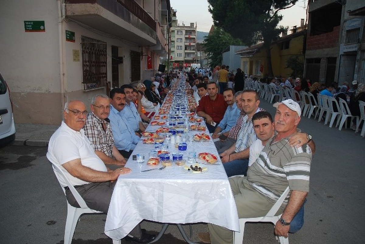 Sokak İftarları Hız Kesmeden Devam Ediyor