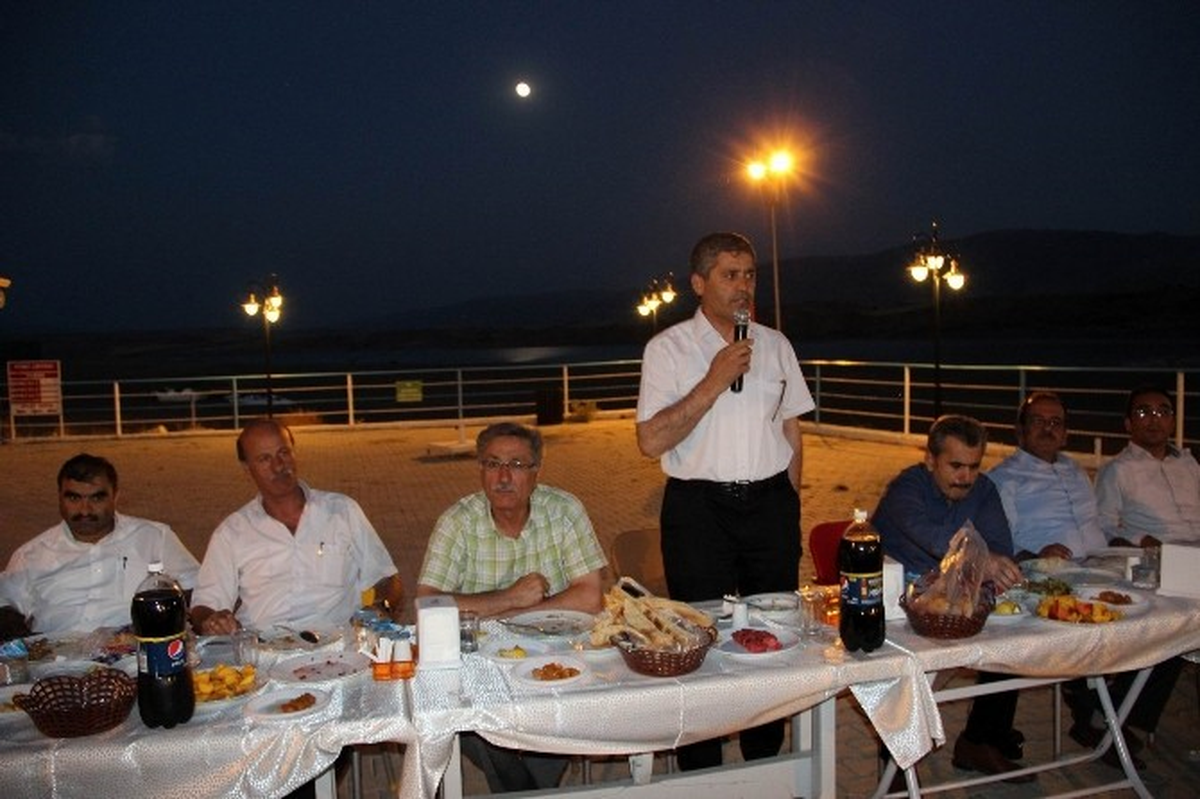Suşehri Belediye Başkanı Yüksel Belediye Personeli ile İftarda Buluştu