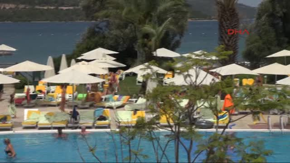 Turistler Mankenleri Aratmadı