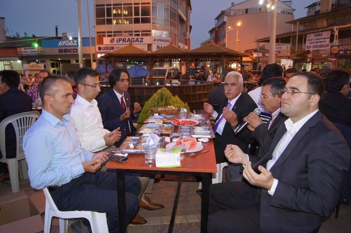 Zara Esnaf Odası Esnafları İftarda Buluşturdu