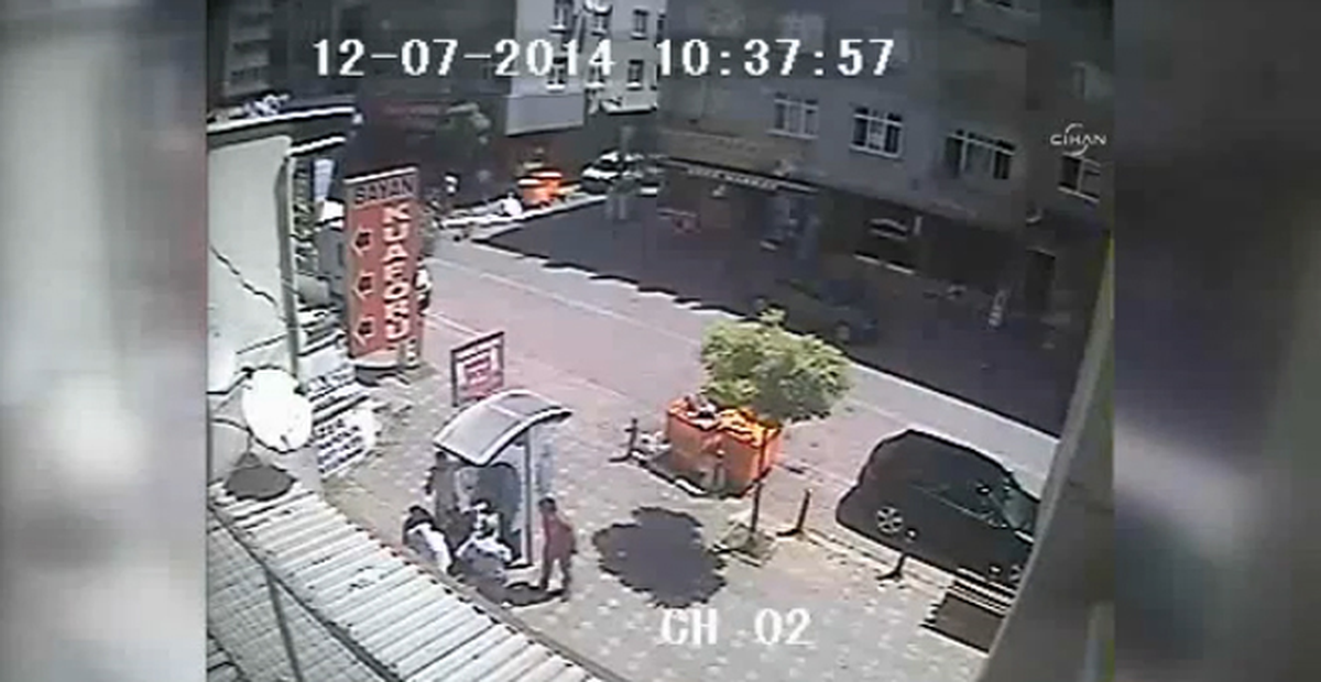 Zeytinburnu\'ndaki Patlama Anı Kamerada