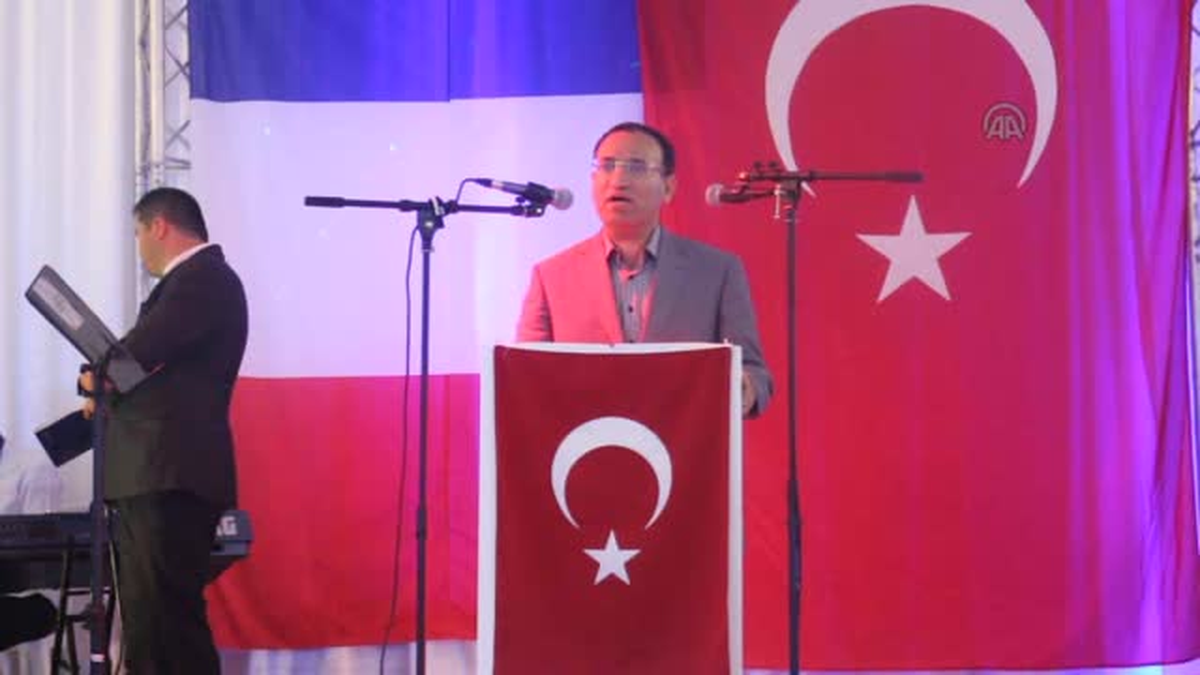 Adalet Bakanı Bozdağ Fransa\'da
