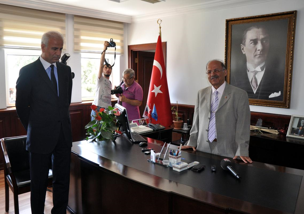 AK Parti İl Başkanı Akçay\'dan Vali Kolat\'a Ziyaret