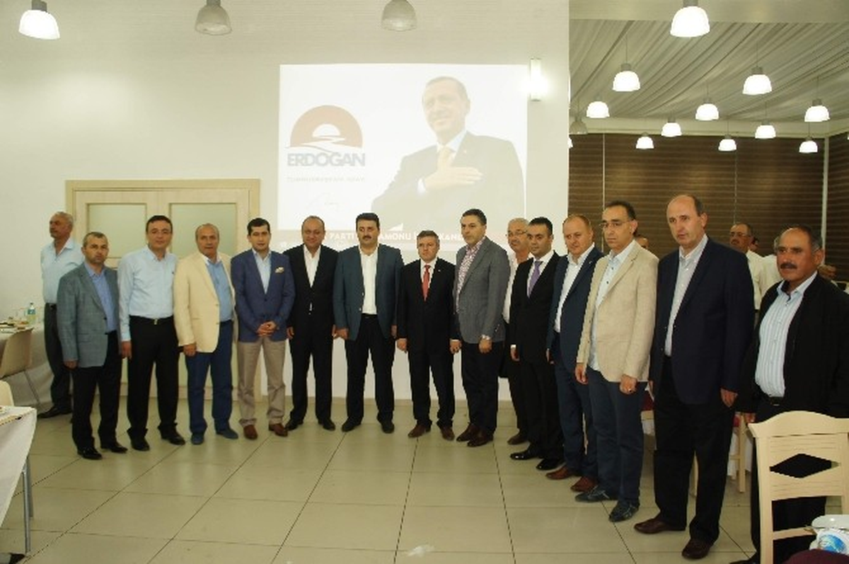 Ak Parti, Kastamonu\'da İftar Verdi
