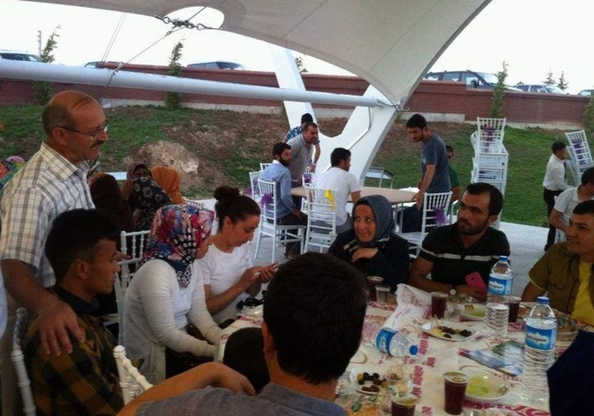 AK Parti Konya\'dan Yabancı Uyruklu Öğrencilerle İftar