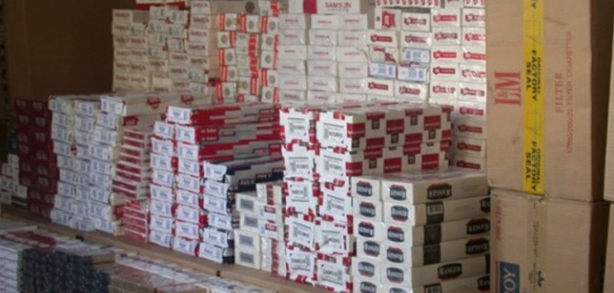 Alanya\'da Bin 250 Paket Kaçak Sigara Ele Geçirildi