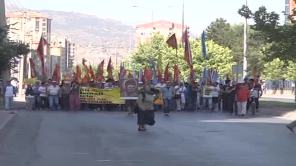 Ali İsmail Korkmaz Davası - Davayı izlemek için gelen gruplar -