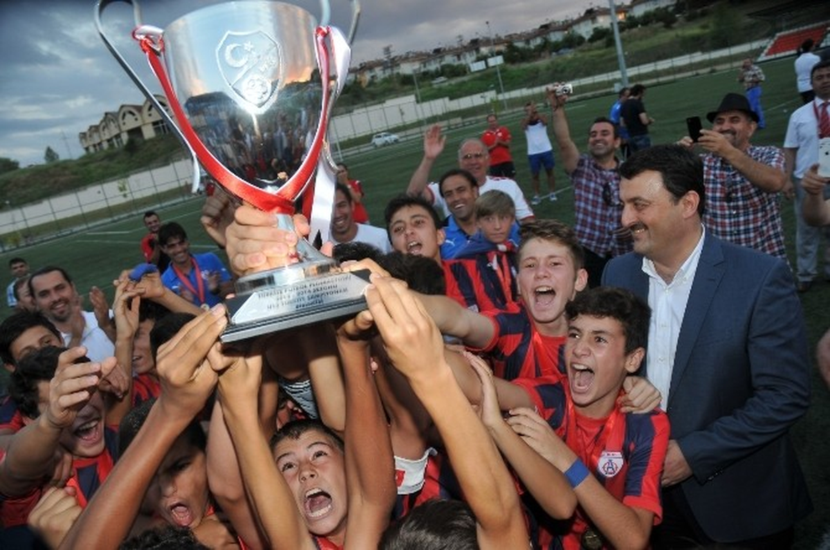 Altınordulu Minikler U13 Şampiyonu