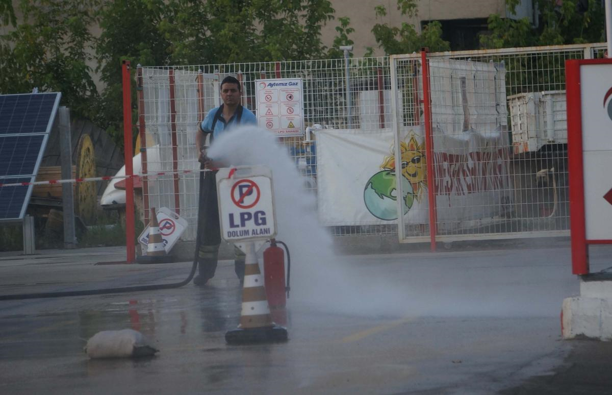 Edirne\'de Benzin İstasyonunda Gaz Kaçağı Alarmı
