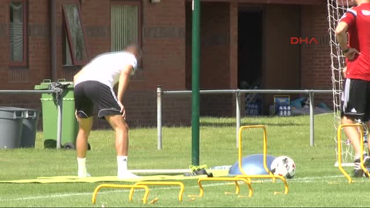Beşiktaş, İngiltere\'deki İlk İdmanını Yaptı