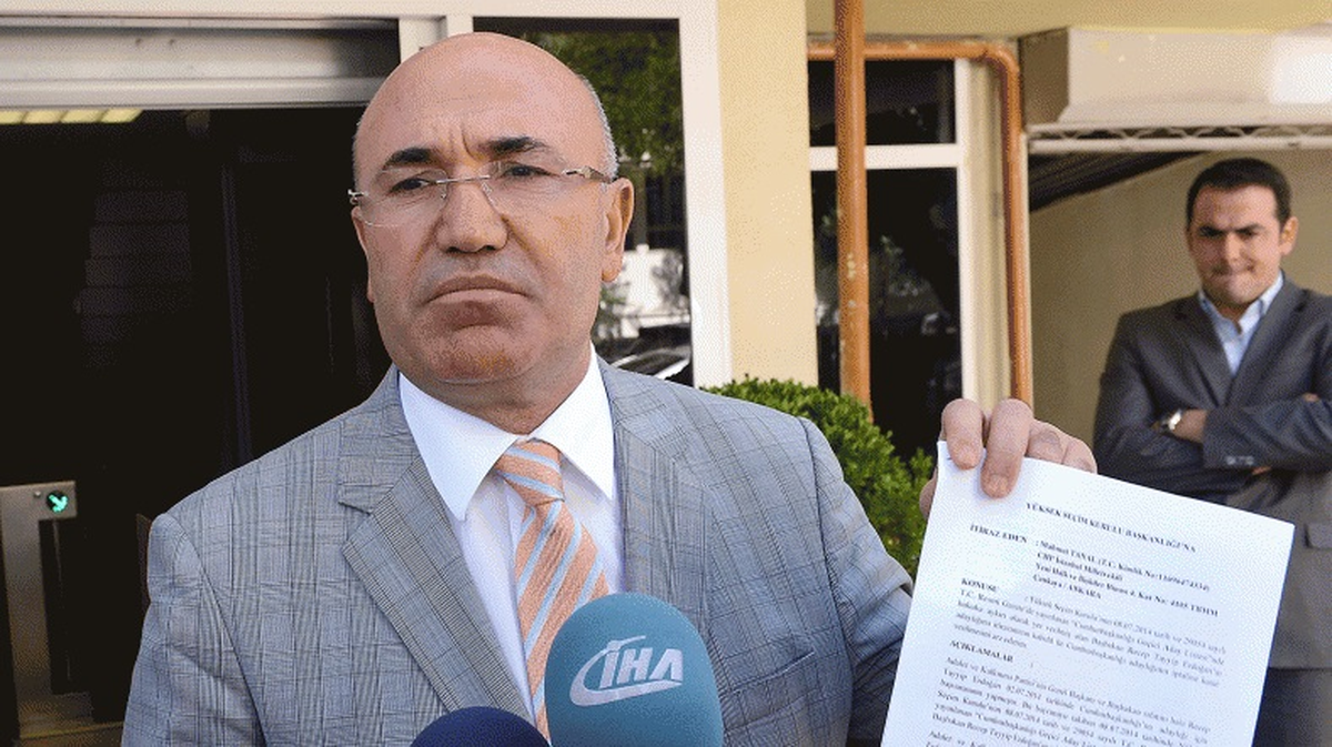 CHP\'li Tanal, Anayasa Mahkemesine Yaptığı Başvuruda Başbakan\'ın İstifasını İstedi