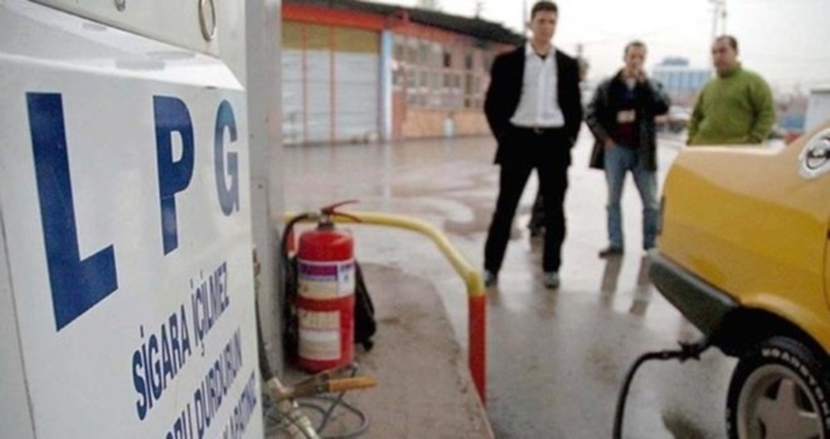 Edirne\'de Benzin İstasyonunda Gaz Kaçağı Alarmı