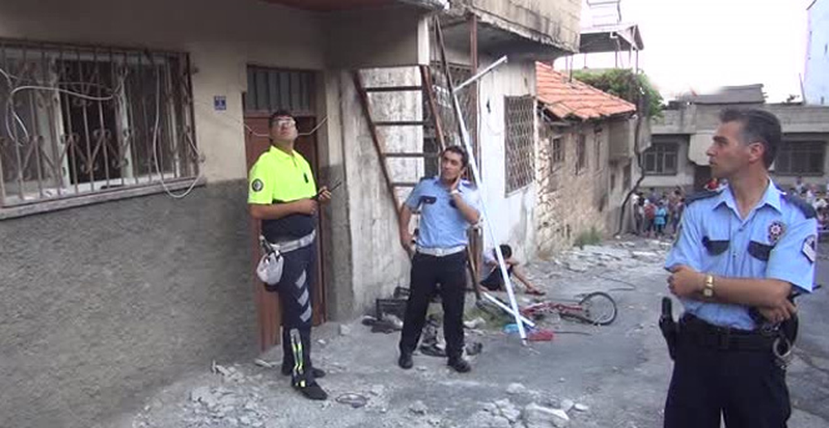 Kahramanmaraş\'ta Freni Boşalan Kamyon Mahalleye Daldı: 1 Ölü