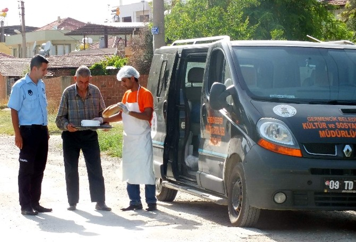 Germencik Belediyesi Ramazanda Bin Eve Sıcak Yemek Ulaştırıyor