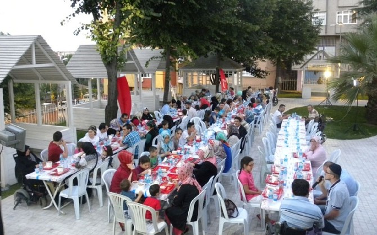 Güngören\'de Engelliler İftar Sofrasında Buluşuyor
