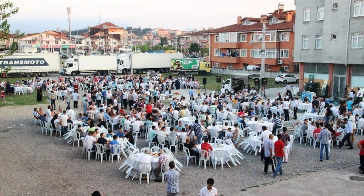 Hacıoğlu Mahallesi İkinci İftarında Buluştu
