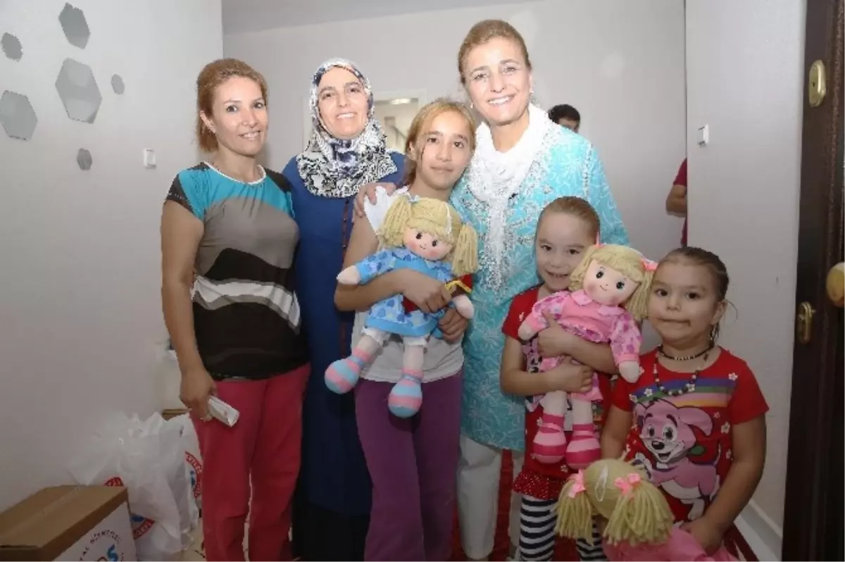 Hatice Duruay ve Nevin Gökçek İhtiyaç Sahiplerinin Kapısını Çaldı