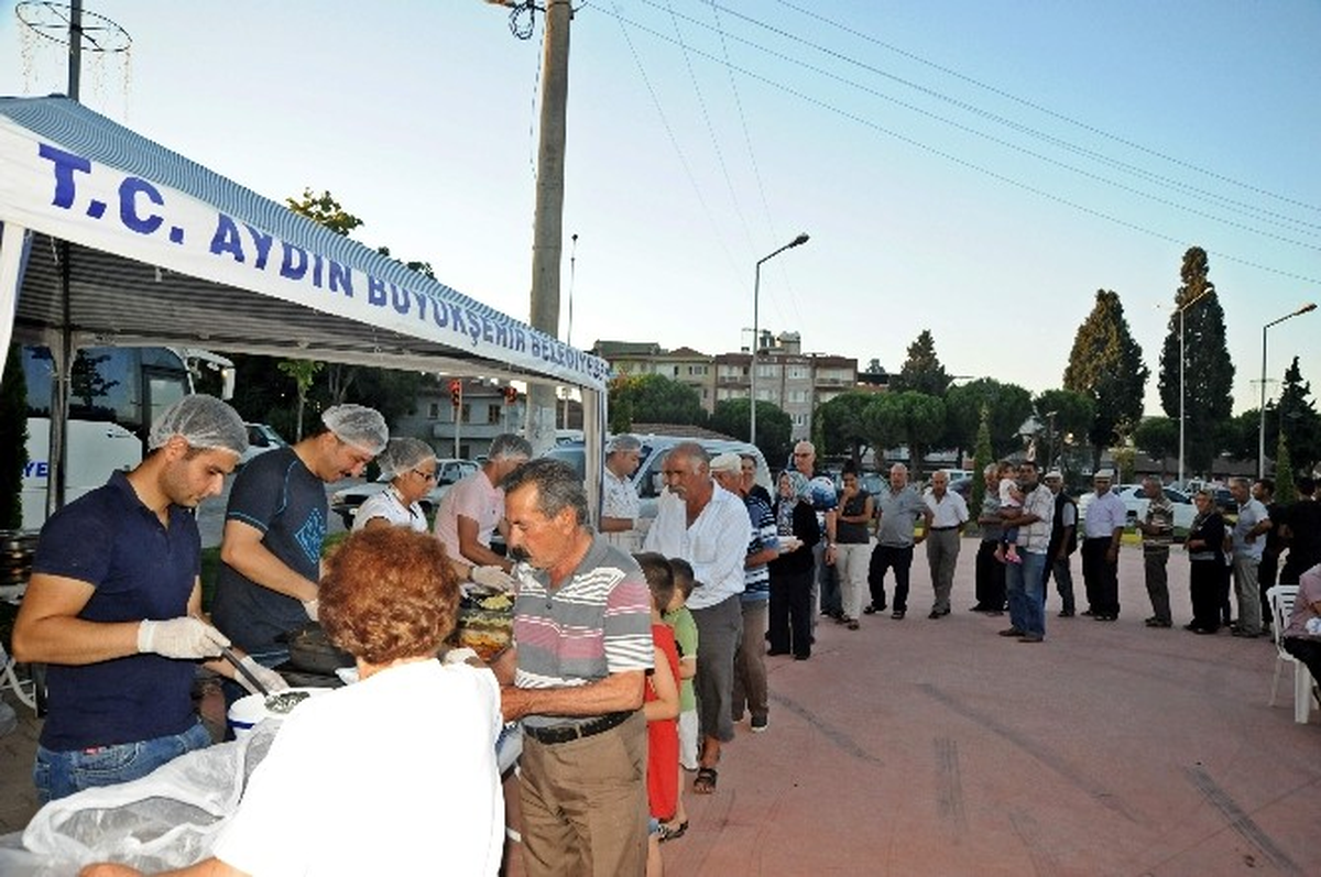 İncirliova ve Koçarlılılar İftarda Buluştu