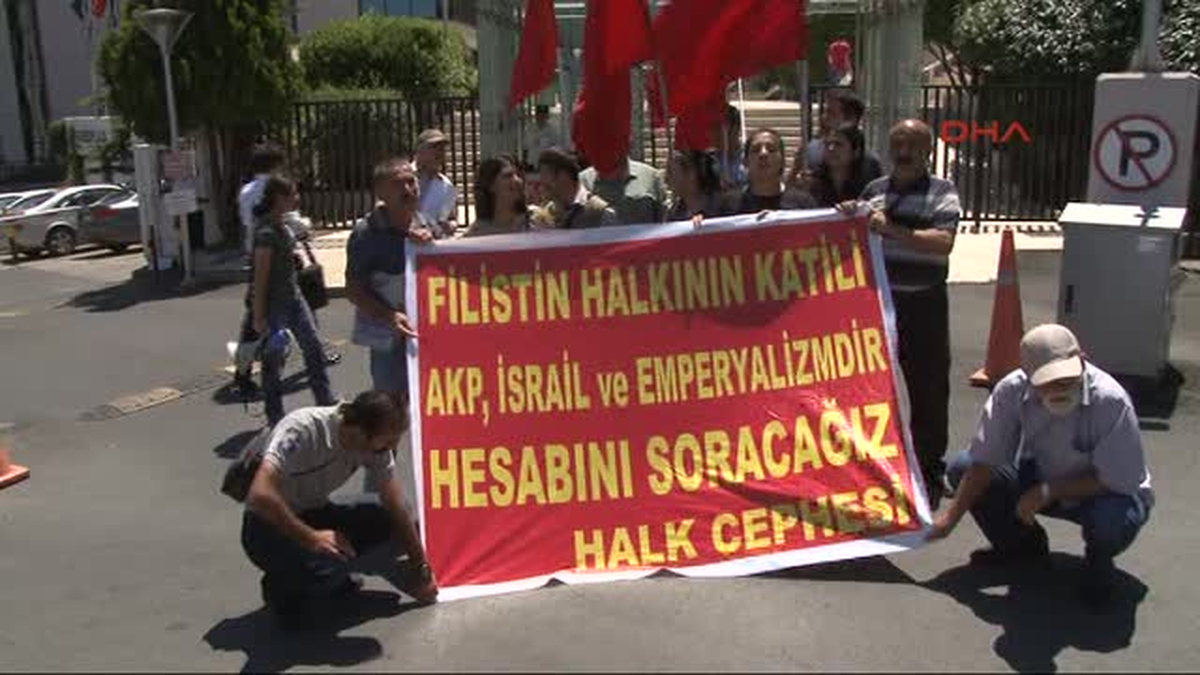 İsrail Başkonsolosluğu Önünde Boyalı Protesto