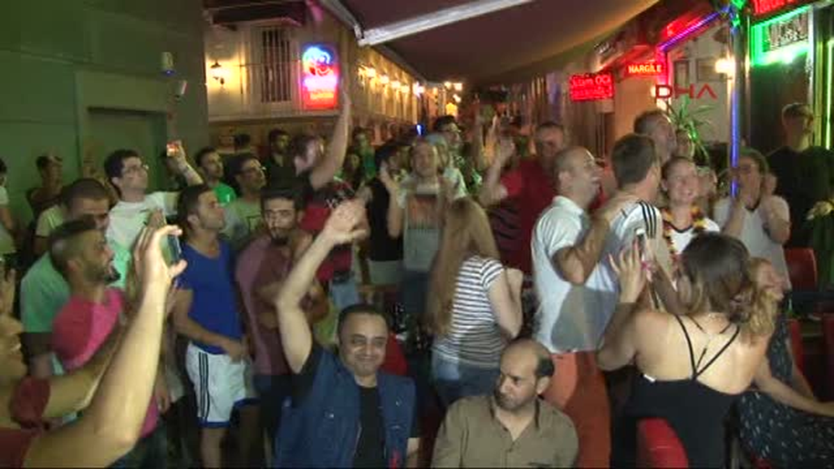 İstanbul\'da Alman Taraftarların Dünya Kupası Sevinci