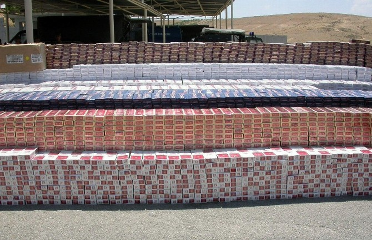 Kilis\'te Kaçak Sigara, Çay ve Kıyafet Ele Geçirildi