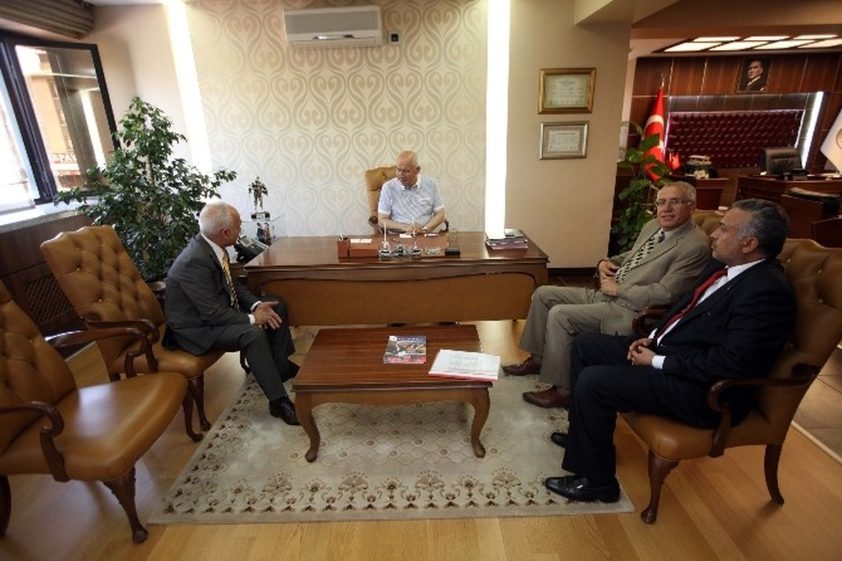 Kırşehirliler Vakfından Yaşar\'a Ziyaret