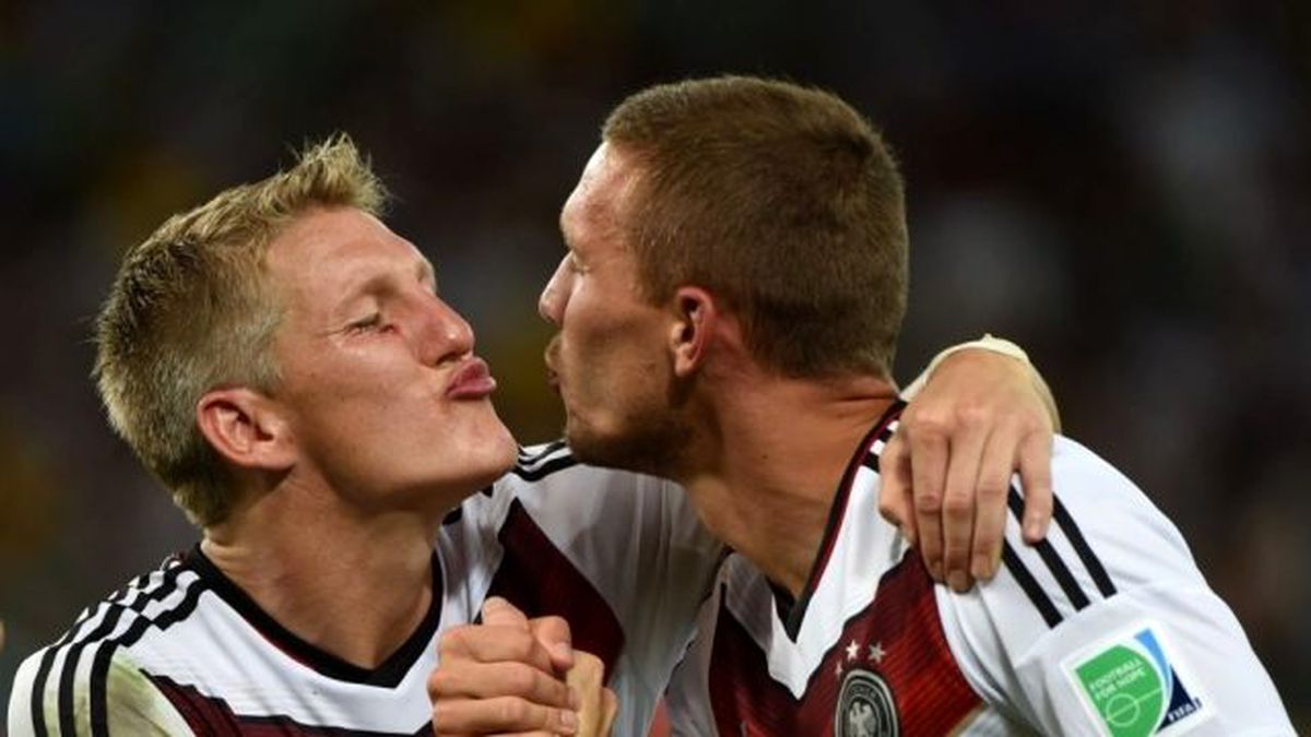 Kupa Töreninde Schweinsteiger ve Podolski'den Abartılı Sevinç