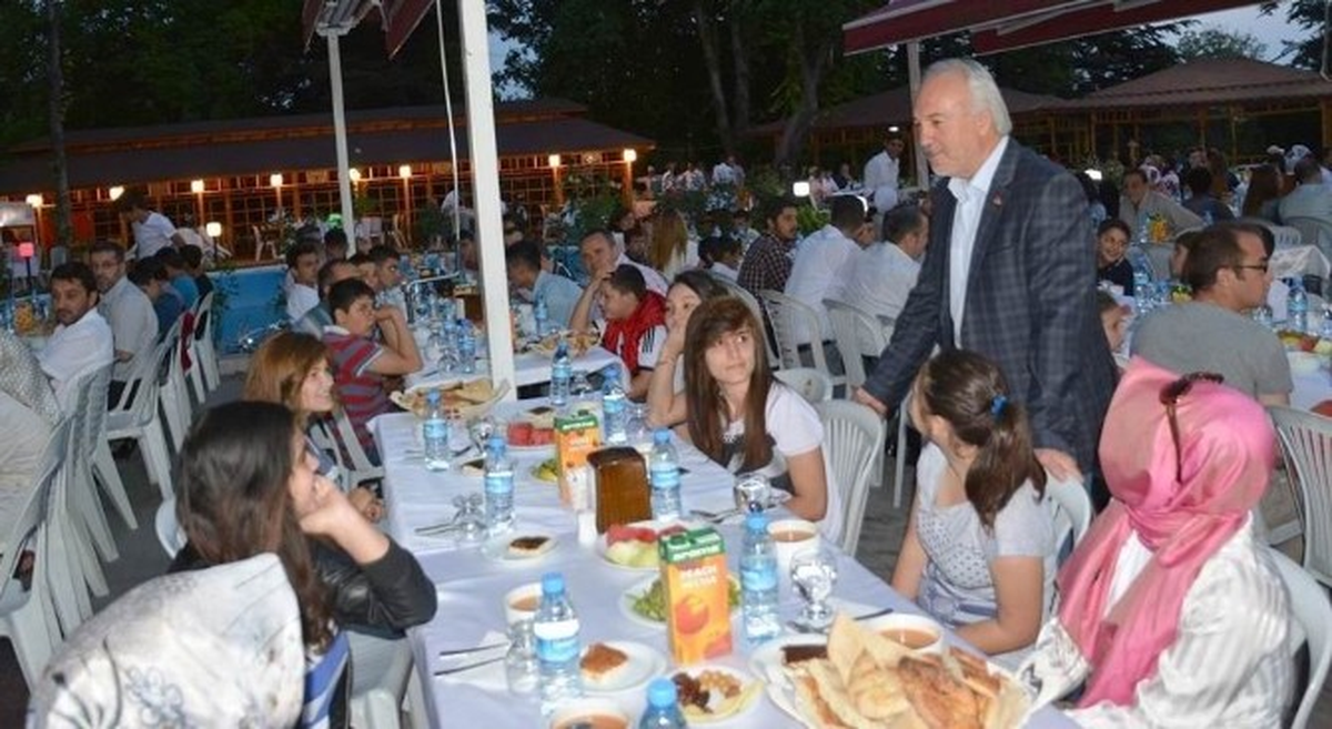 Kütahya Belediyesinden Kardeşlik İftarı