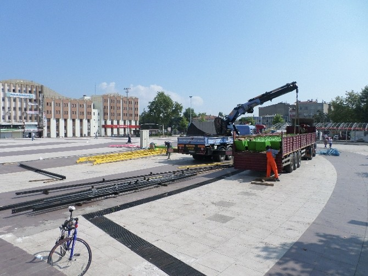 Lunaparklar Miting İçin Kaldırıldı