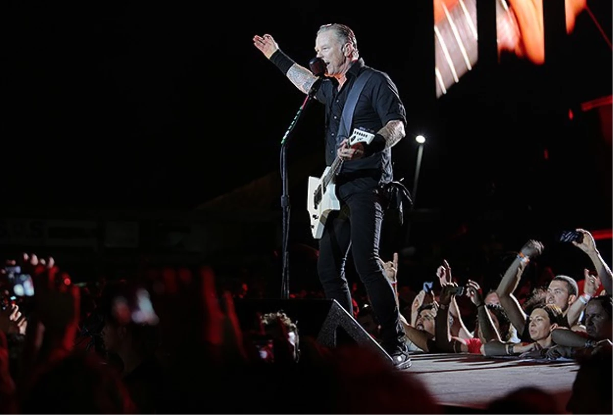 Metallica, İstanbul\'da Konser Verdi