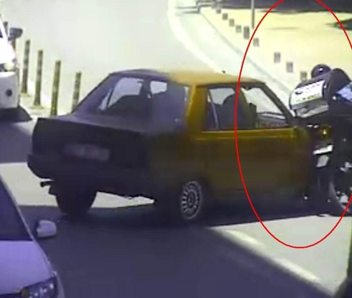 Motosiklet Otomobil ile Çarpıştı: 1 Yaralı
