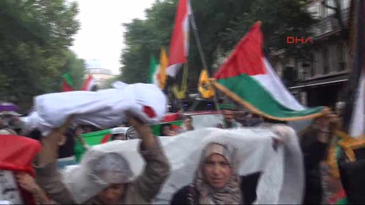 Paris\'te İsrail Protestosuna Polis Müdahalesi