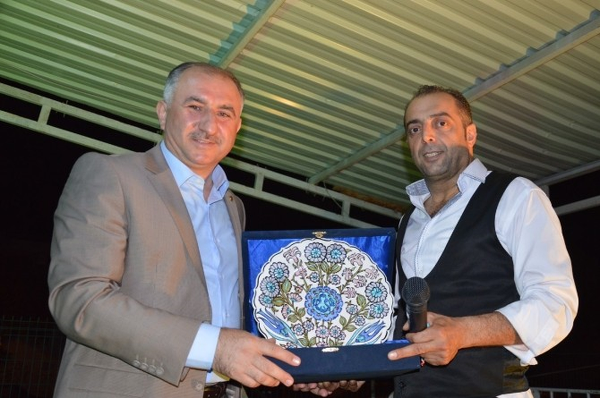 Orhangazi\'de Sosyete Kazım Kahkahaya Boğdu