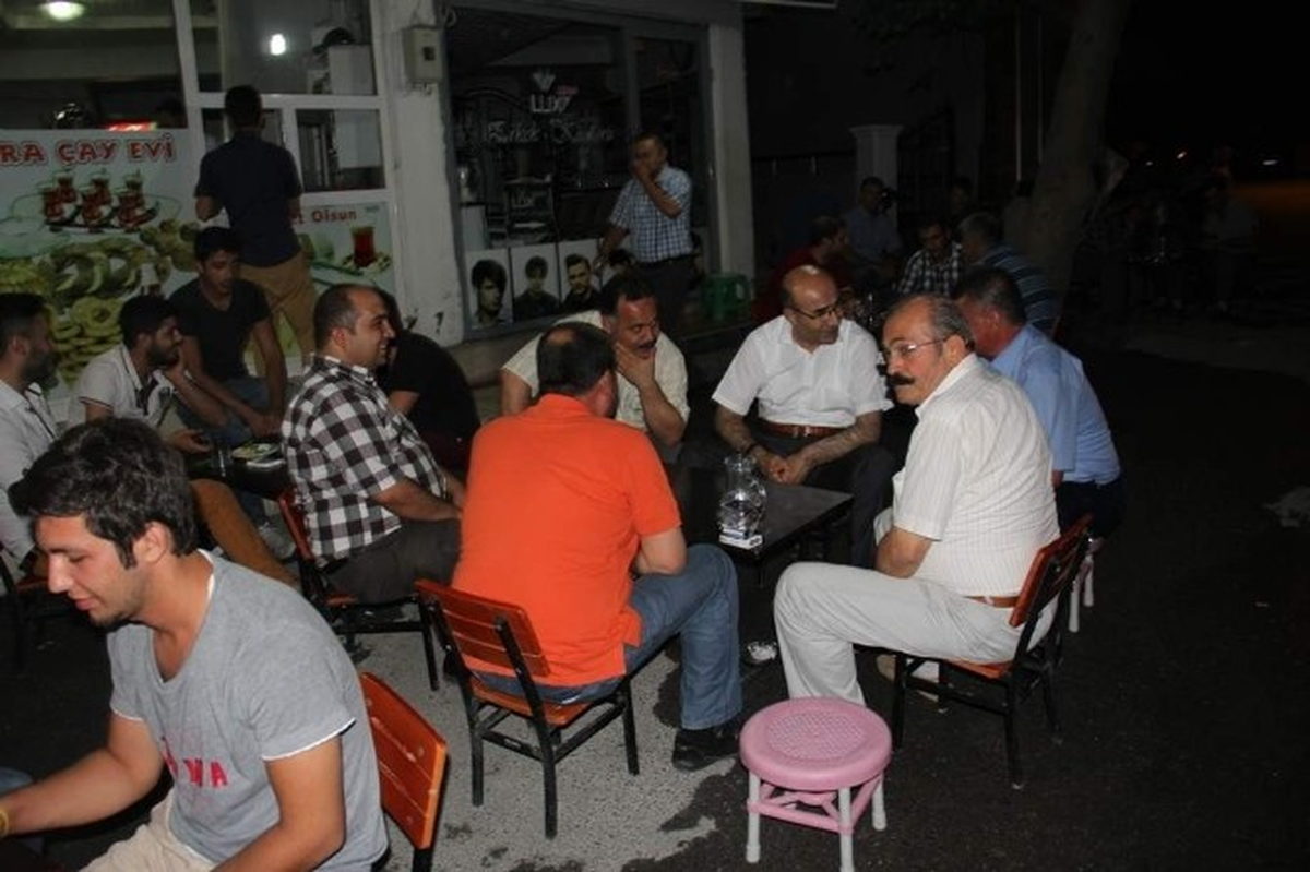 Adıyaman Valisi Demirtaş\'tan Esnafa Gece Ziyareti
