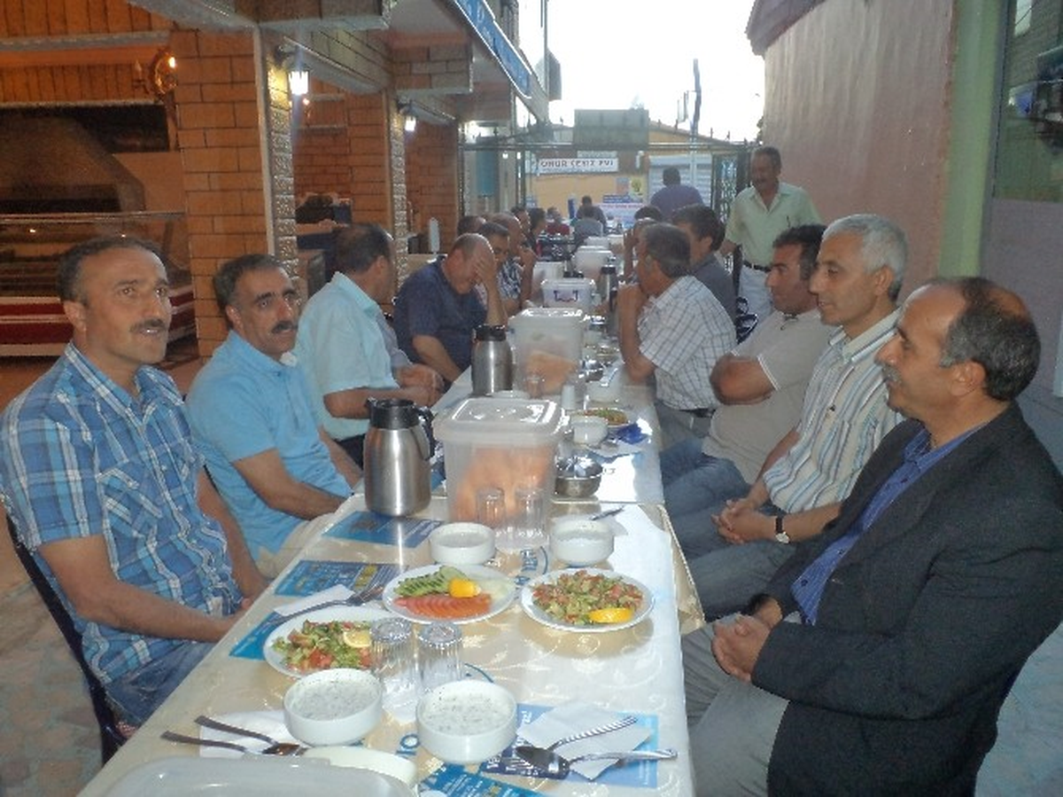 Varto Milli Eğitim Müdürü Avcı\'ya Veda Yemeği