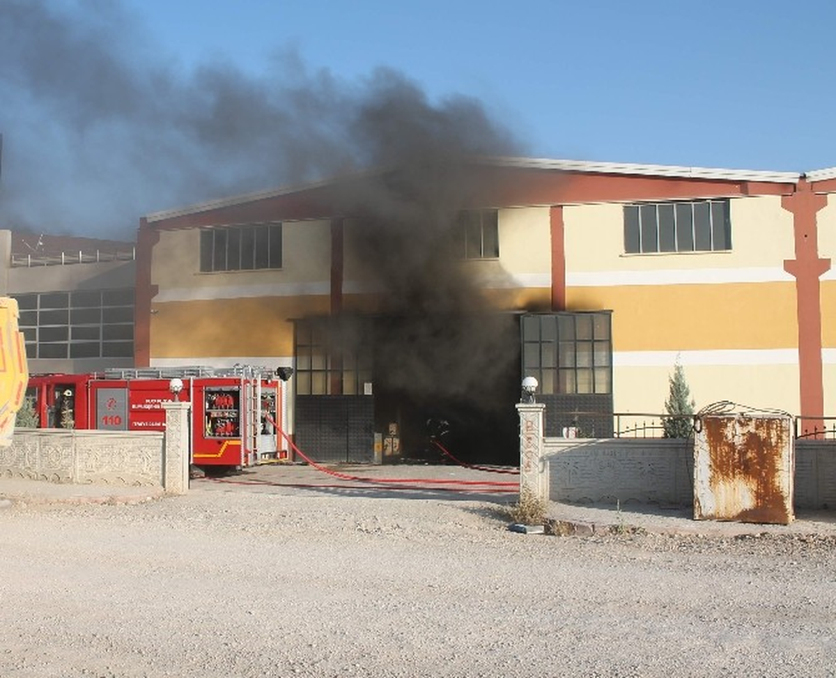 Vinç Üretimi Yapan Fabrikada Patlama: 1 Yaralı