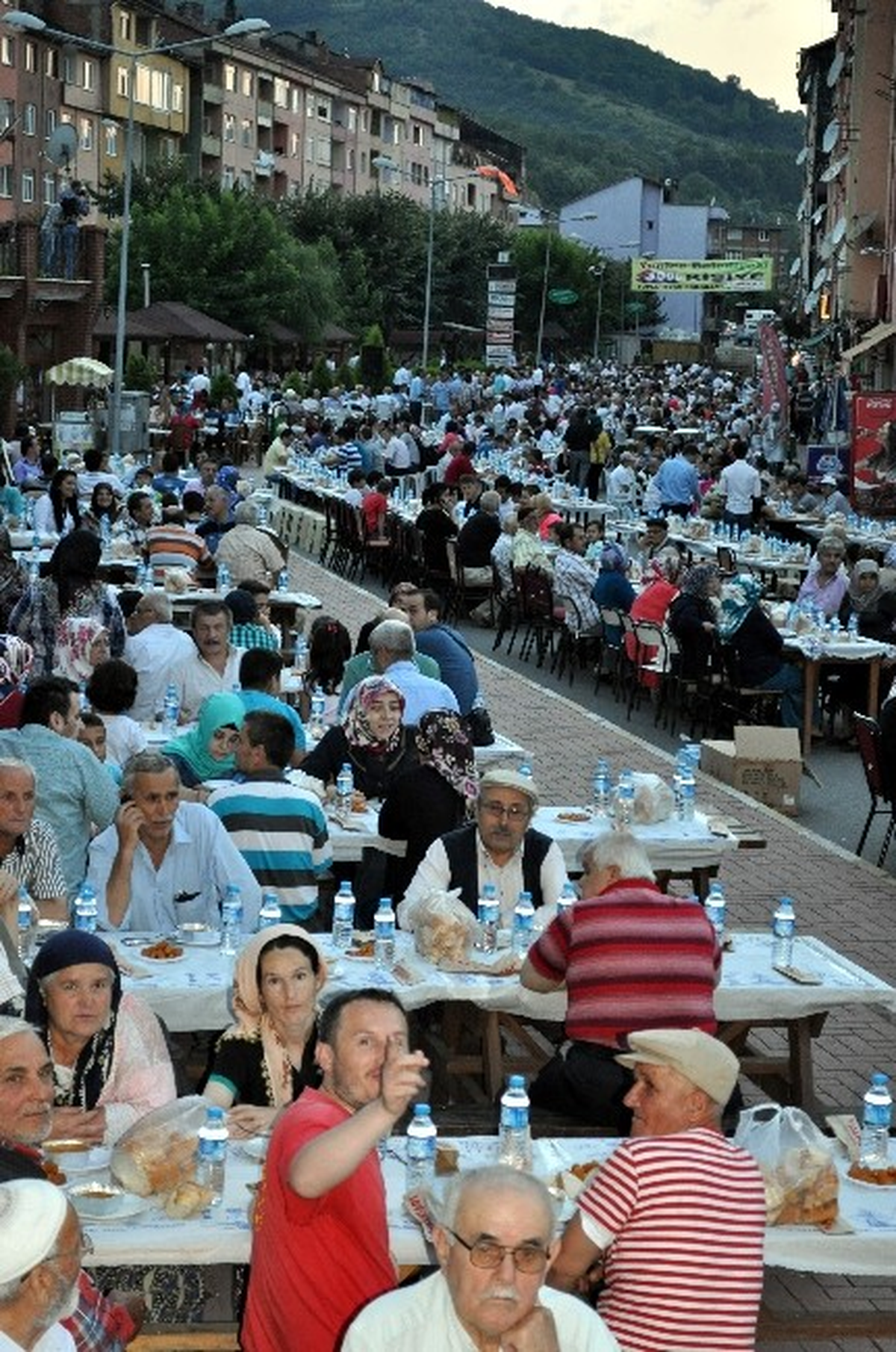 Yenice Belediyesinden 3 Bin Kişiye İftar