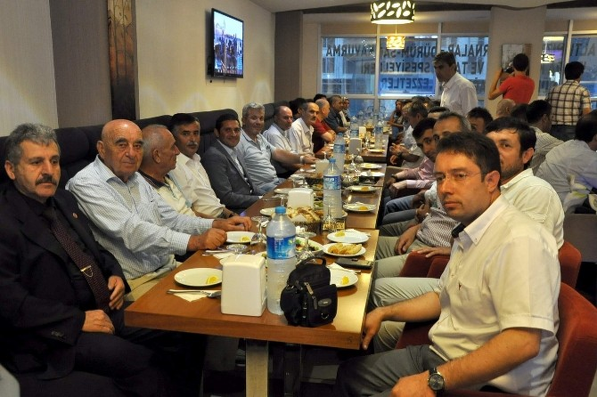 AK Parti Merkez İlçe Teşkilatı İftar\'da Buluştu
