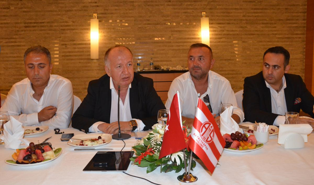 Antalyaspor\'dan Gazetecilere İftar