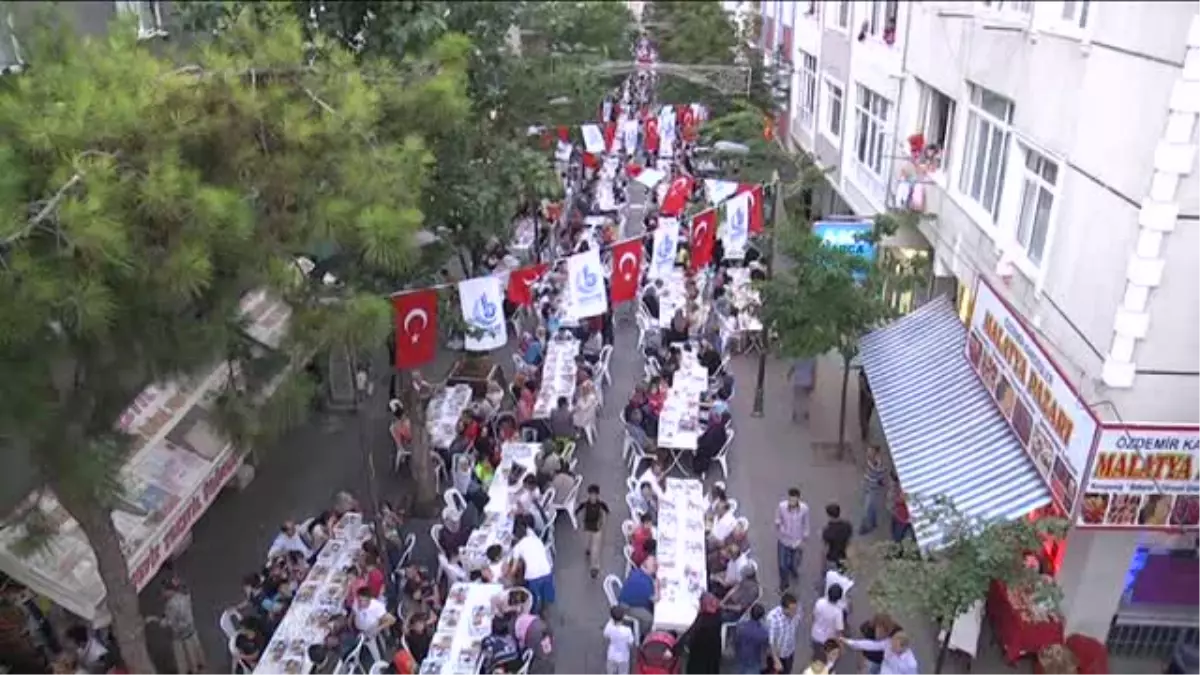 Bağcılar Belediyesi ile Güngören Belediyesi\'nin Ortaklaşa Düzenlediği İftar Programı 8 Bine Yakın...